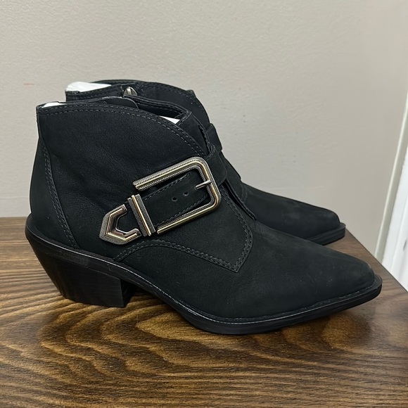 NEW Vince Camuto Ashena Bootie - Picture 1 of 8